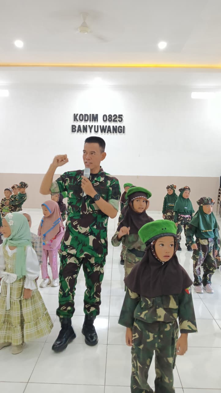 Serunya Belajar di Markas TNI, Anak-anak TK di Banyuwangi Dapat Pengalaman Tak Terlupakan