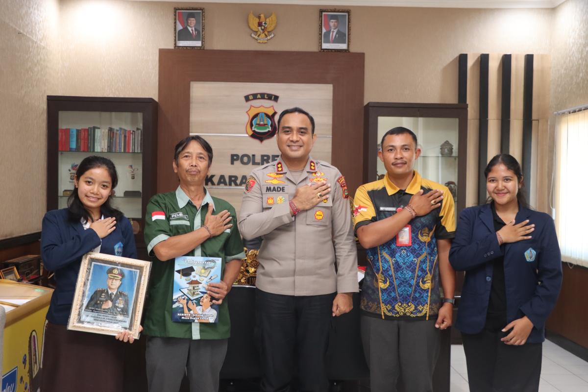 Terima Kunjungan Pelajar, Kapolres Karangasem Ajak Gen Z Jaga Kamtibmas di Ruang Digital