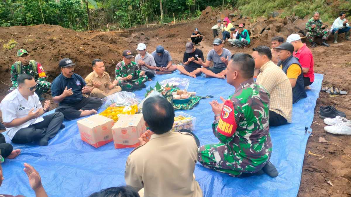 TNI Berdiri di Barisan Terdepan: Koramil Songgon Kawal Lahirnya Koperasi Merah Putih di Desa Bayu
