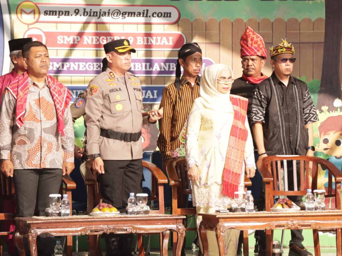 Forkopimda Kota Binjai Kompak Hadiri Upacara Hardiknas Di Smpn 9, Pakaian Adat Jadi Simbol Kebhinekaan