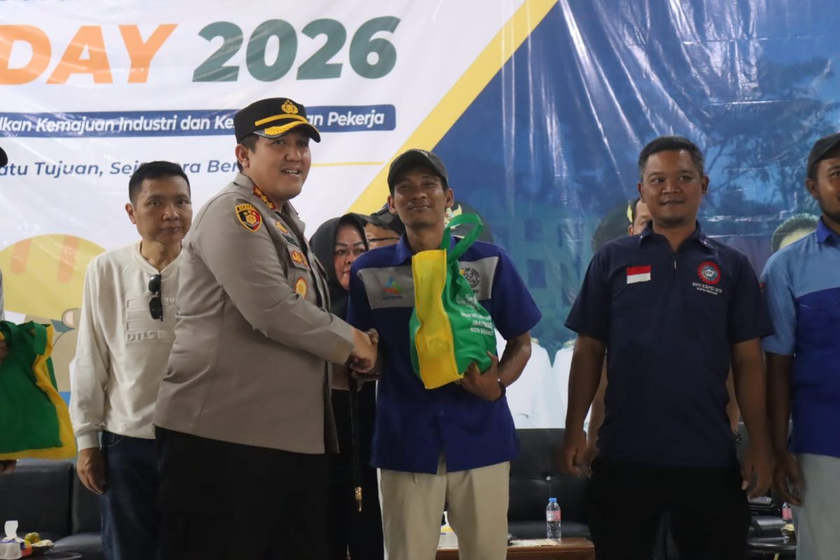 Kapolresta Serang Kota Hadiri Peringatan May Day 2026 di GOR Ciceri