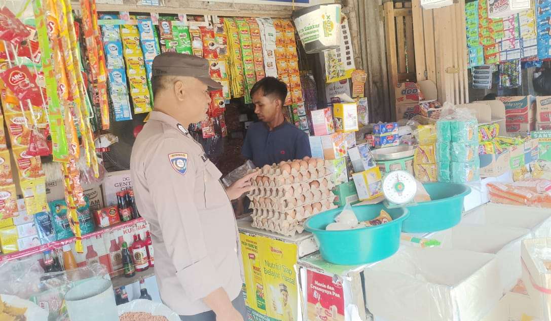Patroli dan Monitoring Pasar Tradisional, Polsek Muara Satu Cegah Guantibmas dan Pastikan Stabilitas Harga