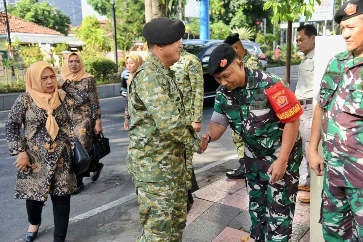 Kaskogartap III/Surabaya Kunker ke Banyuwangi, Brigjen TNI Danuri Tekankan Profesionalisme dan Sinergitas TNI