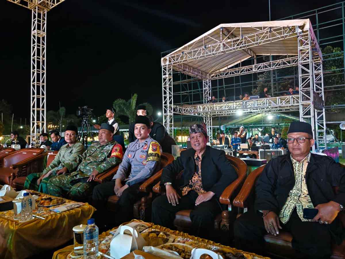 Wujudkan Keamanan Wilayah, Sertu Adi Gunawan Kawal Kegiatan Seni Budaya di Gontor 4 Banyuwangi