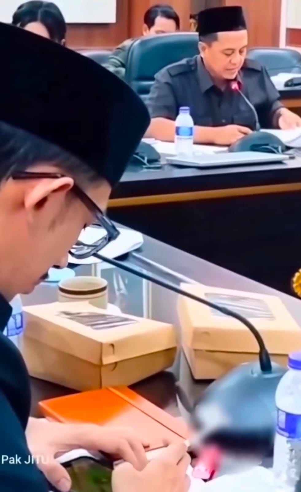 Skandal Etika di DPRD Jember Meledak! Viral Main Game Saat Bahas Kematian Bayi dan Stunting, Publik Desak Hukuman Tegas