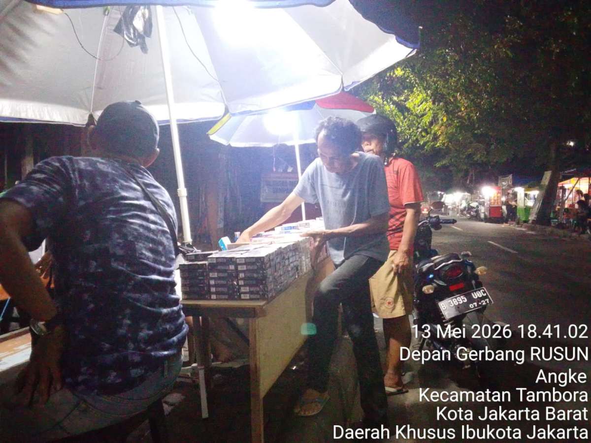 Marak Jual Rokok Ilegal di Pinggir Jalan Depan Rusun Angke, Warga Resah Rugikan Negara