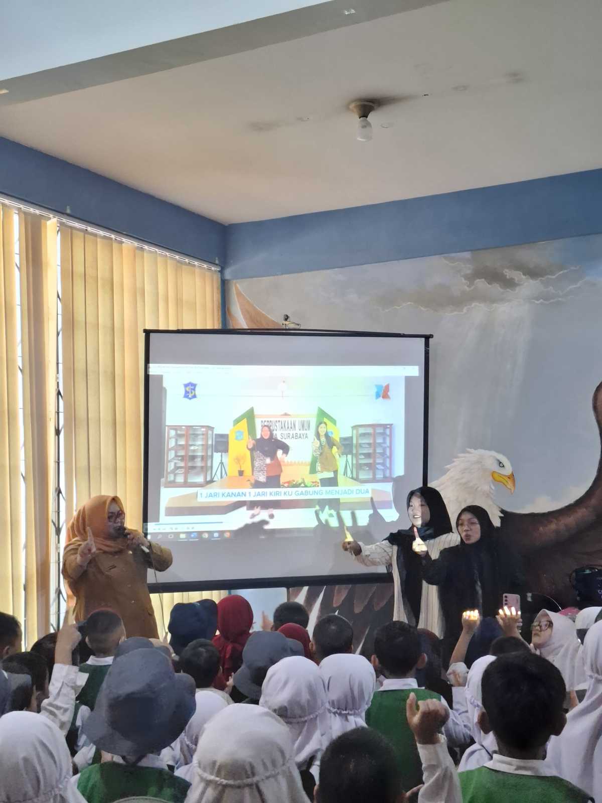 Era Digital Perpustakaan Rungkut Tetap Diminati